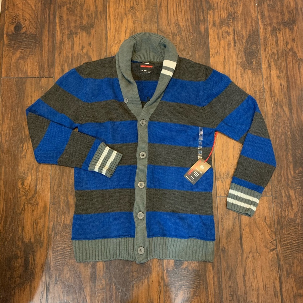 NWT Men’s Grey & Navy Striped Cardigan Size XL